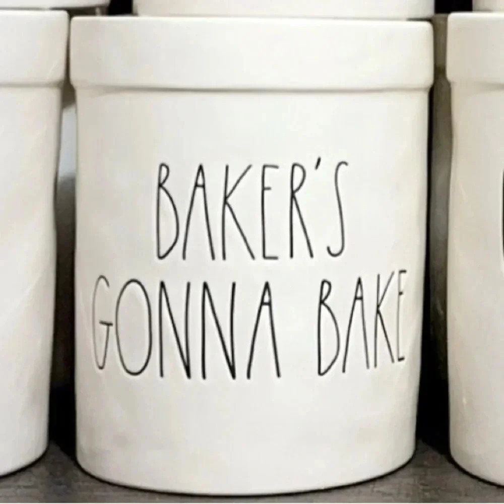 ‼️SALE‼️Rae Dunn Collection Kitchen Utensil Holder/Crock BAKER’S GONNA BAKE - Picture 2 of 3
